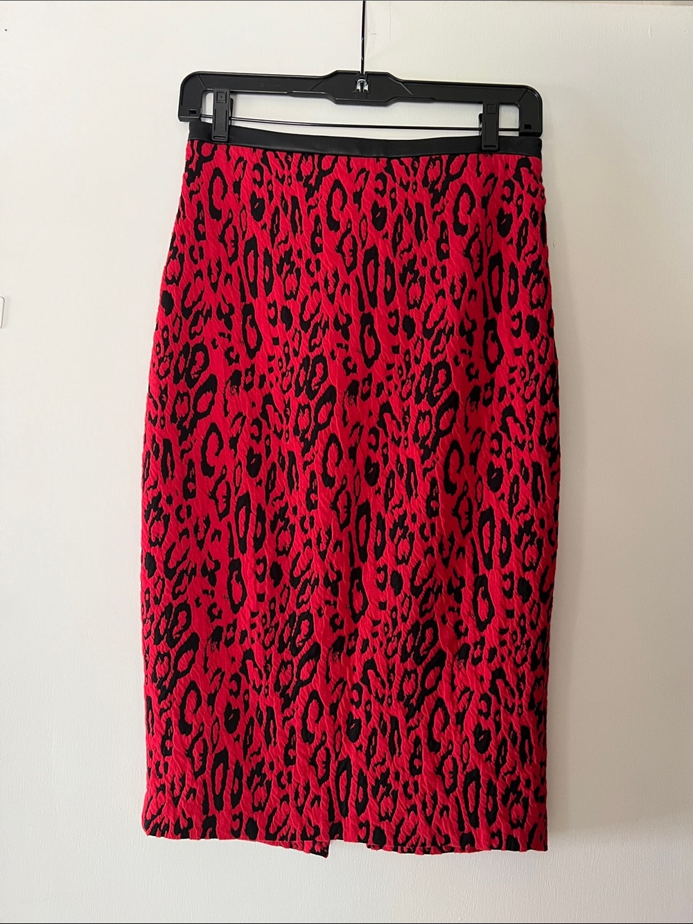 NWT Express Red Leopard Print Pencil Skirt Size M